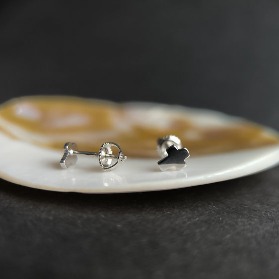 Silver earrings without stones