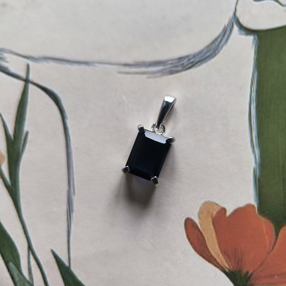Silver pendant with nano sapphire 1.26ct