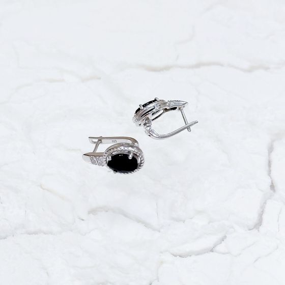 Срібні сережки з сапфіром 4.927ct, фіанітами
