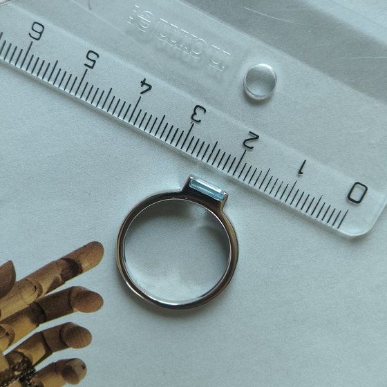 Серебряное кольцо с топазом 0.755ct