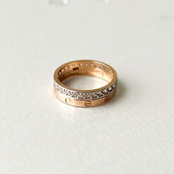 Золота каблучка з фіанітами 0.62ct