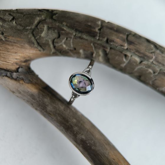 Серебряное кольцо с мистик топазом 0.85ct