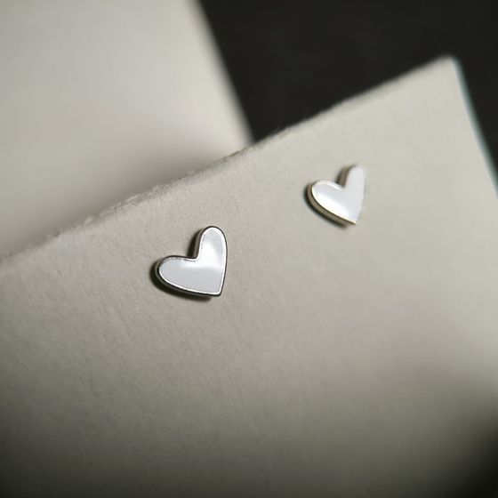 Silver earrings with yemallu