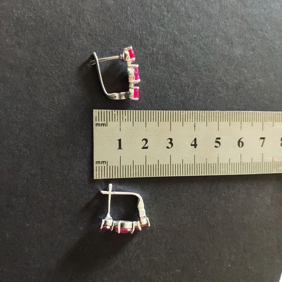 Silver earrings with a 3.63-carat ruby