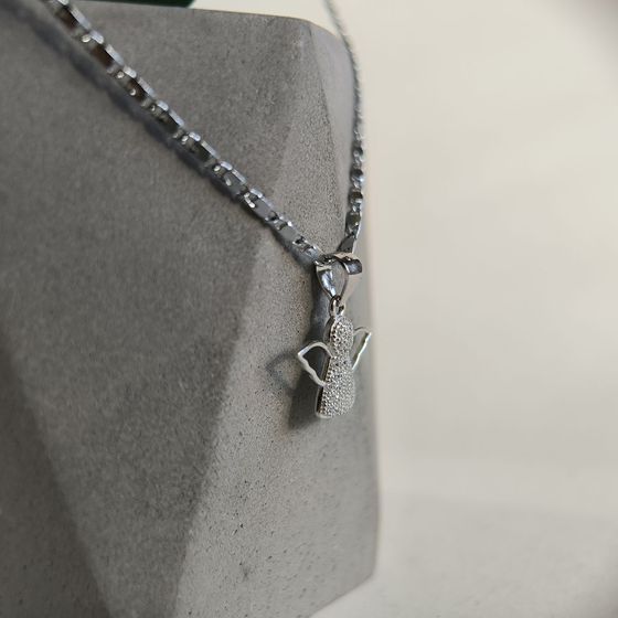Silver pendant with phianites