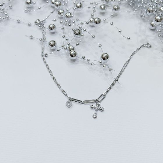 Silver bracelet with phianites
