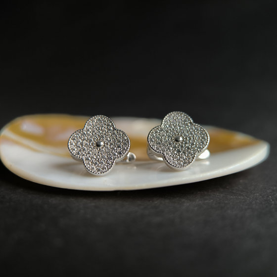 Silver Earrings with 1.4ct Phianites