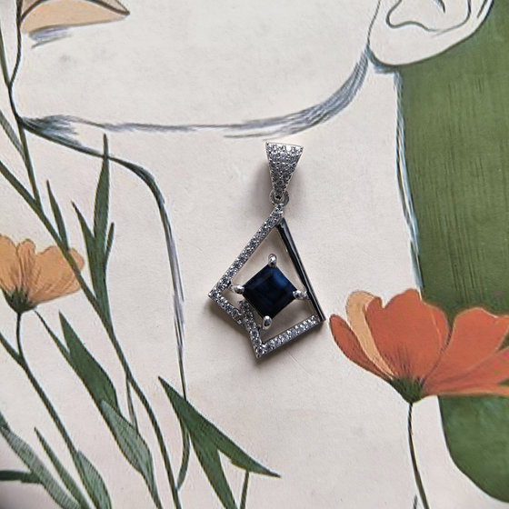 Silver pendant with 1.859ct sapphire, cubic zirconia
