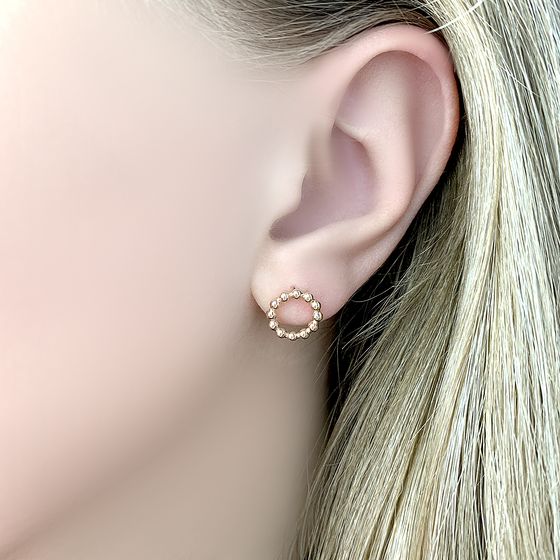 Gold earrings without stones