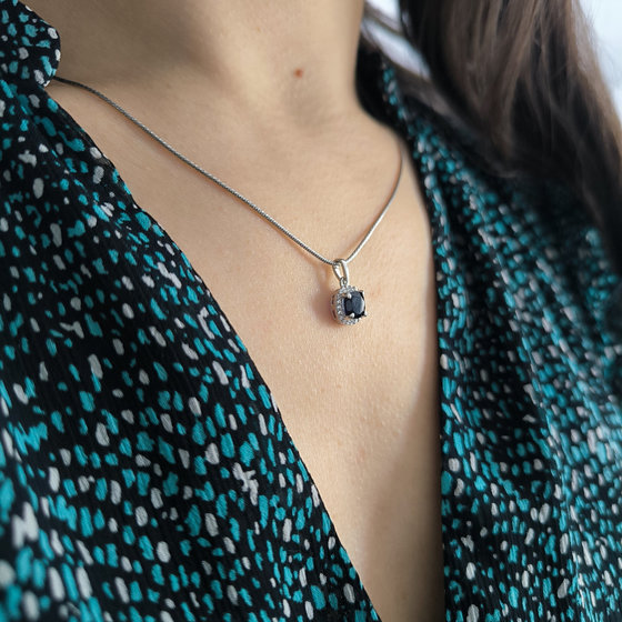 Silver pendant with sapphire nano 1.099ct
