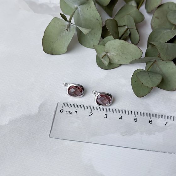 Silver earrings with 5.832 carats of sultanite