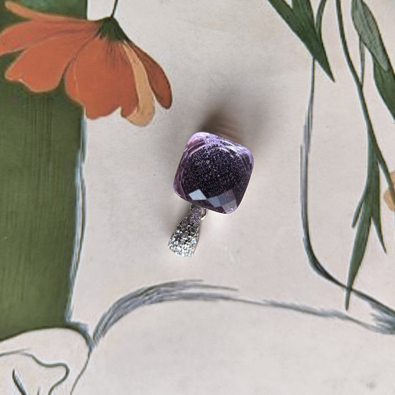 Silver pendant with cubic zirconia