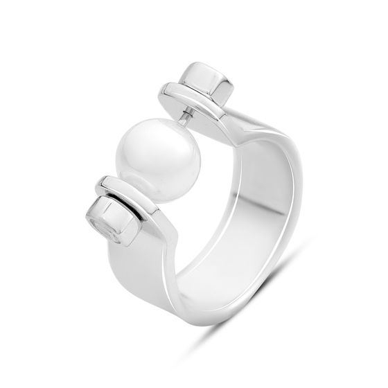 Silver ring with pearls