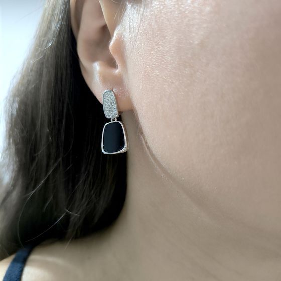 Silver earrings with onyx