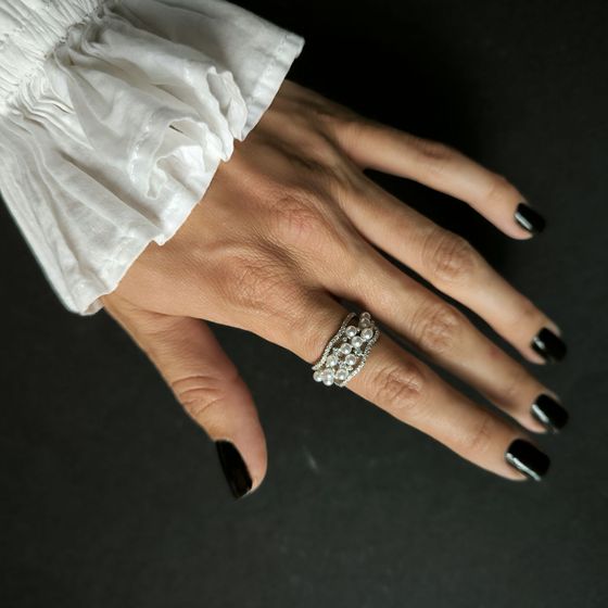 Серебряное кольцо с жемчугом 2.5ct