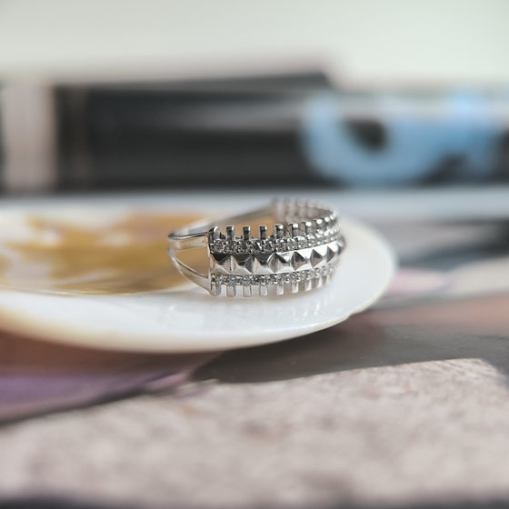 Silver ring with cubic zirconia