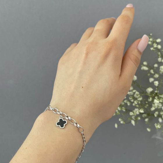 Silver bracelet with yemallu