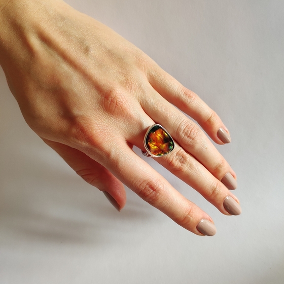 Серебряное кольцо с аммолитом 4.125ct