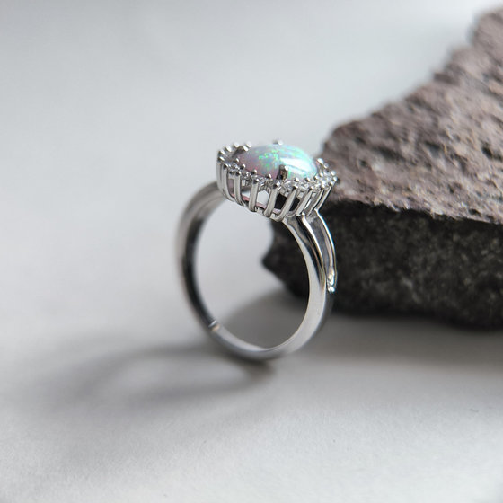 Серебряное кольцо с опалом 1.265ct, фианитами