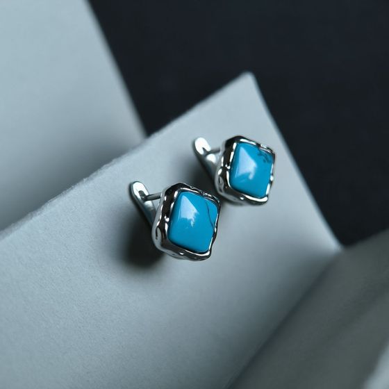 Silver earrings with turquoise