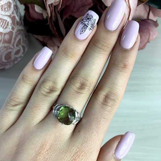 Silver ring with sultanite 3.87ct