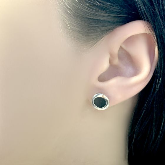 Silver earrings with yemallu