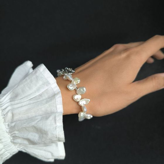Silver bracelet with baroque pearls