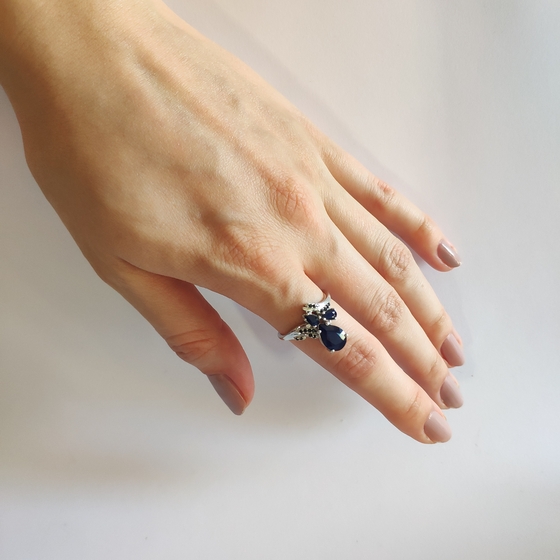 Серебряное кольцо с сапфиром 2.67ct