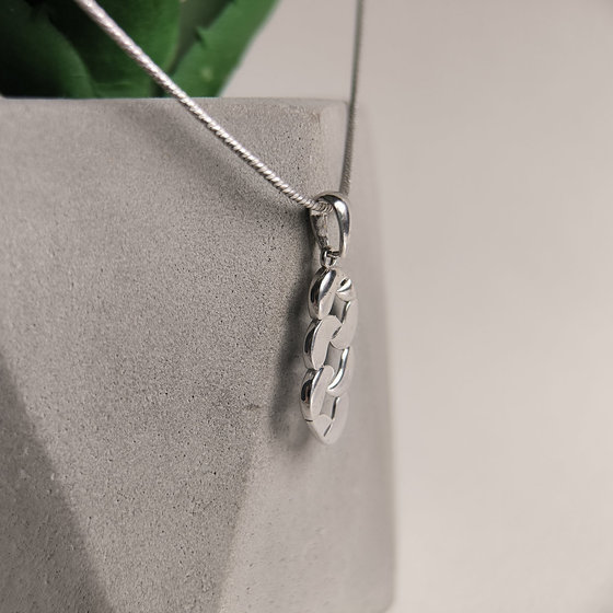 Silver pendant without stones