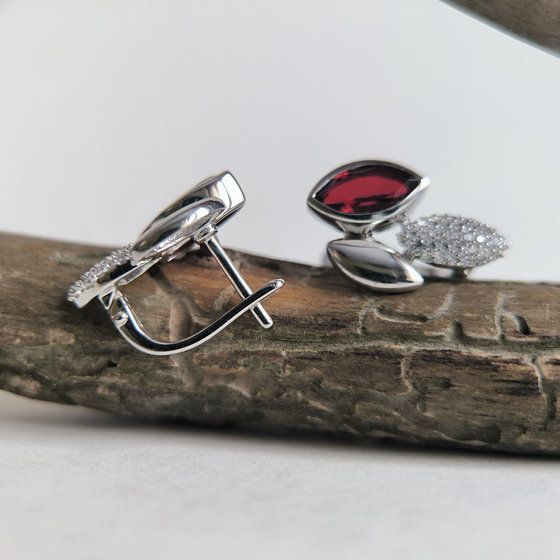 Silver earrings with garnet nano 2.434ct