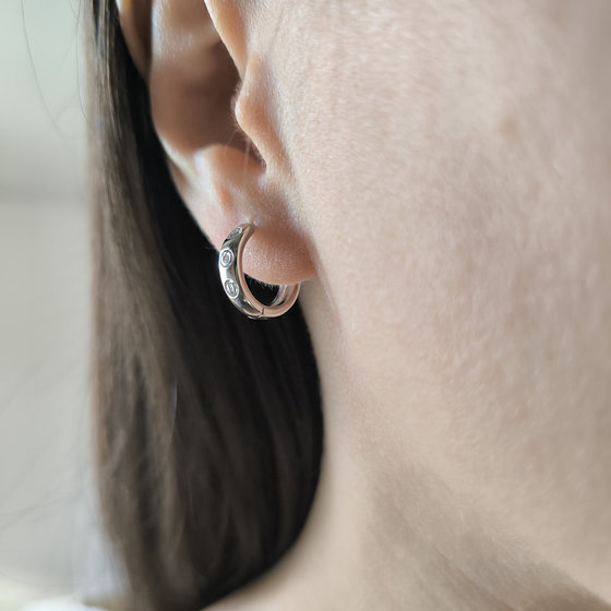 Silver earrings with cubic zirconia