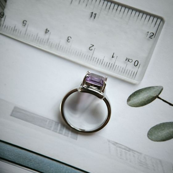 Silver ring with amethyst 2.4ct