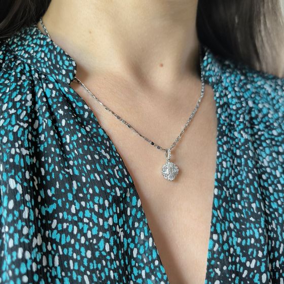 Silver pendant with phianites