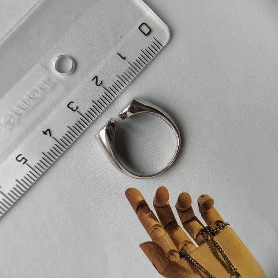 Sterling silver ring with 0.21ct fianites