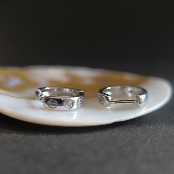 Silver earrings with cubic zirconia
