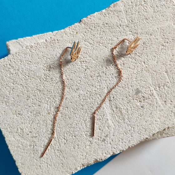 Gold earrings without stones