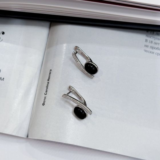 Silver earrings with onyx, fianites