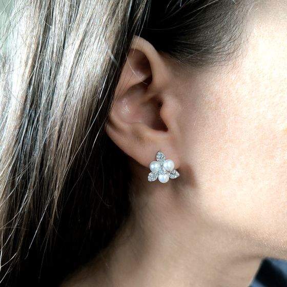 Silver earrings with pearls and cubic zirconia