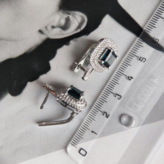 Срібні сережки з топазом Лондон Блю 4.634ct, фіанітами