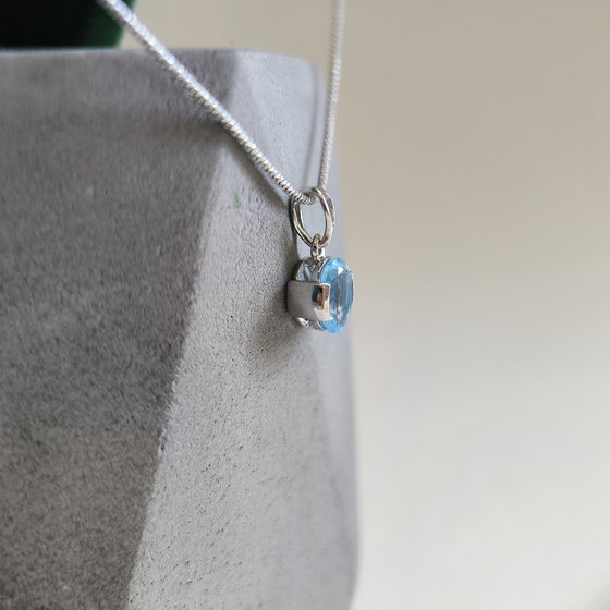 Silver pendant with topaz 1.442ct