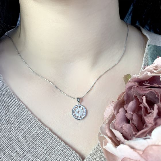 Silver pendant with phianites