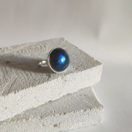 Silver ring with 18.469ct