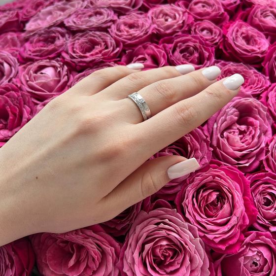 Золота каблучка з фіанітами 0.62ct