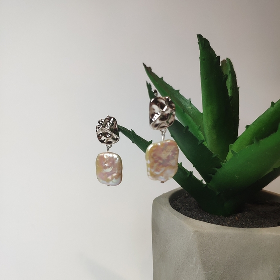 Silver earrings with baroque pearls