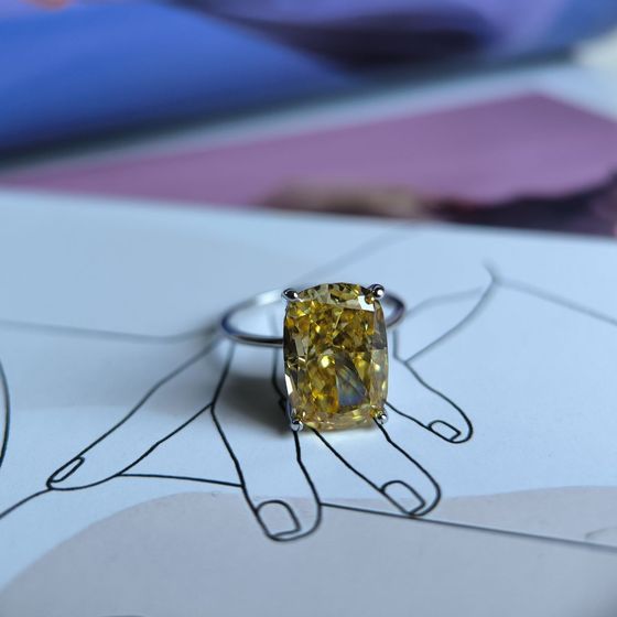 Серебряное кольцо с фианитами