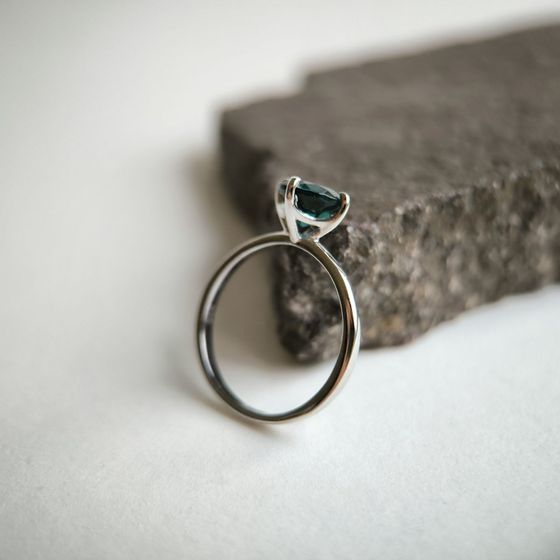 Серебряное кольцо с топазом Лондон Блю 1.558ct
