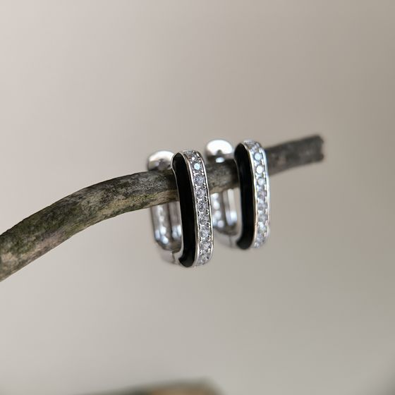 Silver earrings with phianites, semallu