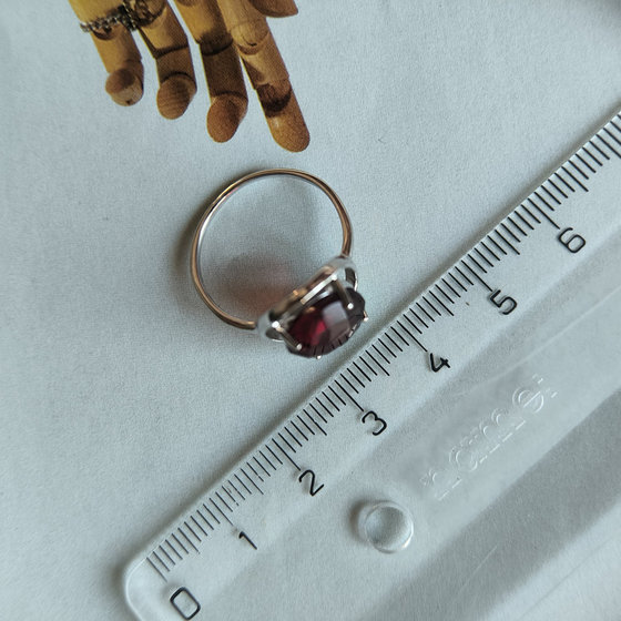 Silver ring with a 3.425ct nano garnet
