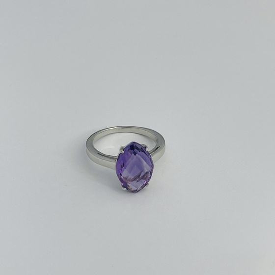 Серебряное кольцо с аметистом 4.6ct