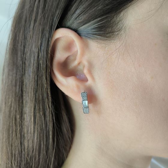 Silver earrings with mother-of-pearl